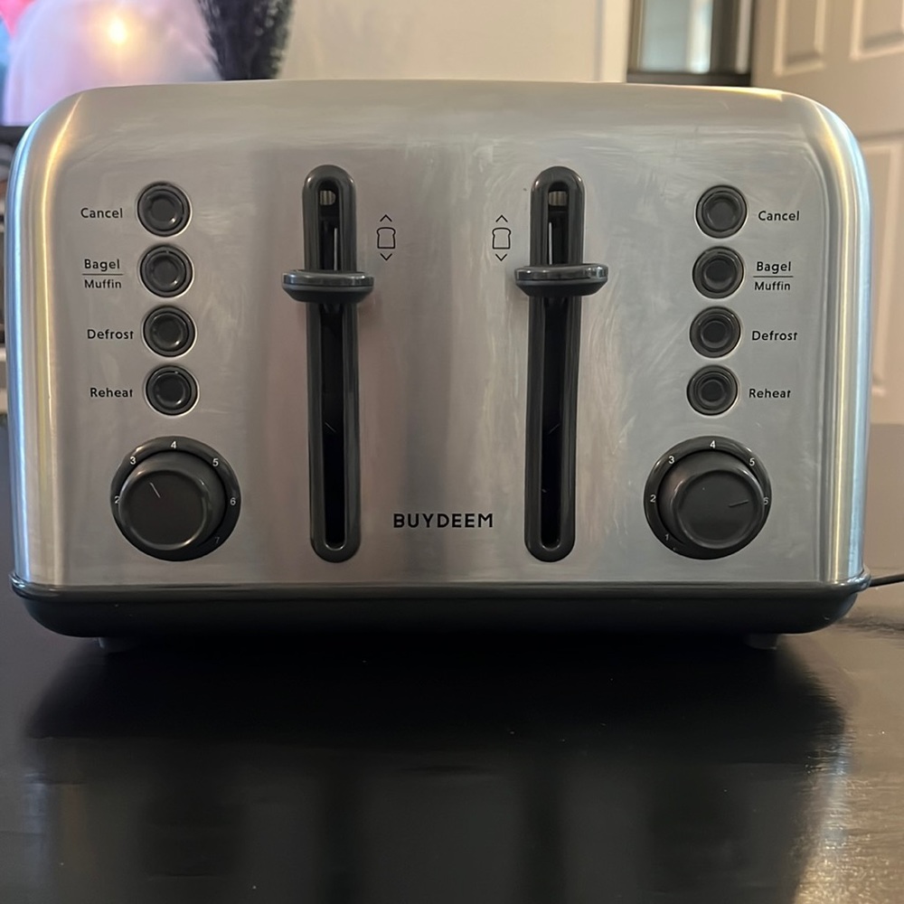 BUYDEEM Toaster - 4 cooking settings and 4 slots